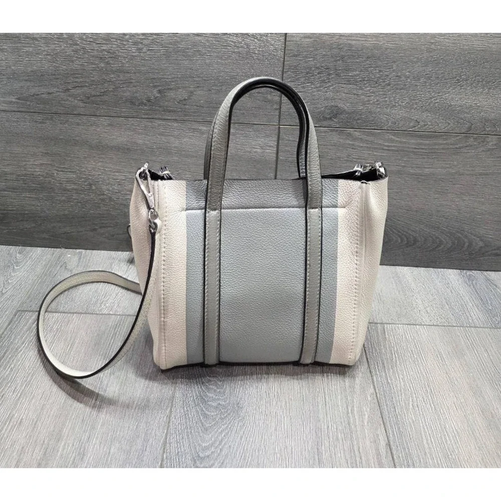 Marc Jacobs Grained Calfskin The Tag crossbody bag Tote Grey White B000680